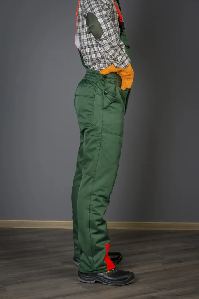 Cut protection safety starter set: trousers size 48, helmet, gloves