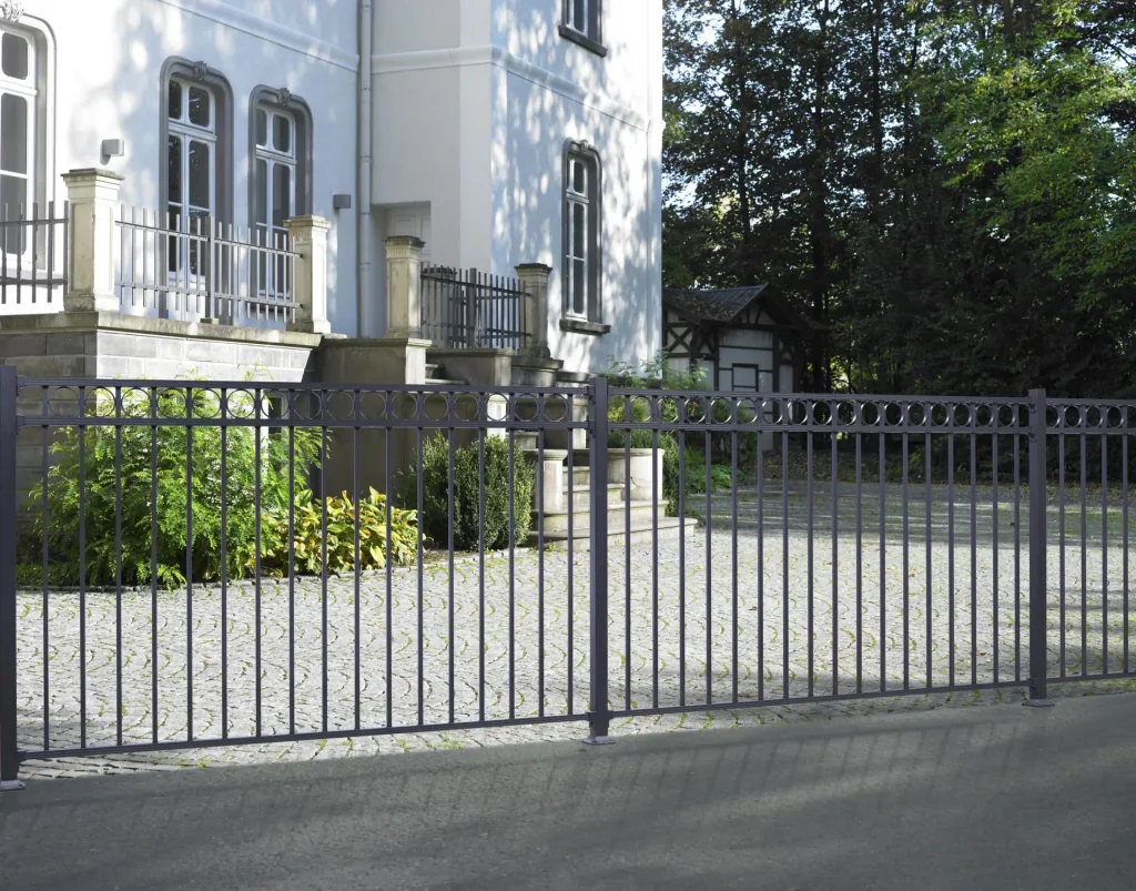 Single gate set Circle, for setting in concrete, matt black, height 100 cm, width 1 m