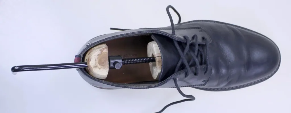 Shoe stretchers for women