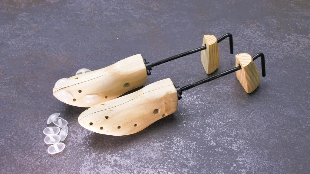 Shoe stretchers for women