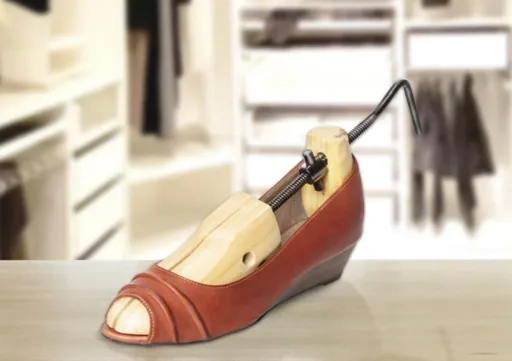 Shoe stretchers for women