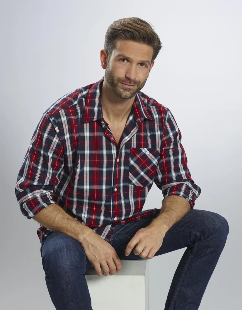 Casual shirt, red/blue checked, size 39/40
