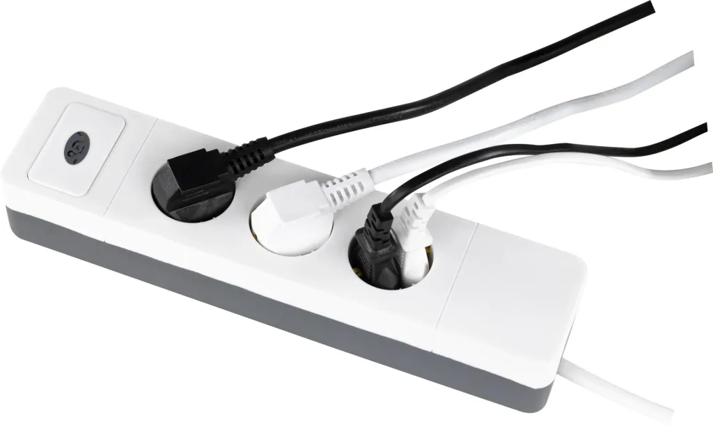 3-way power strip with combo plug system