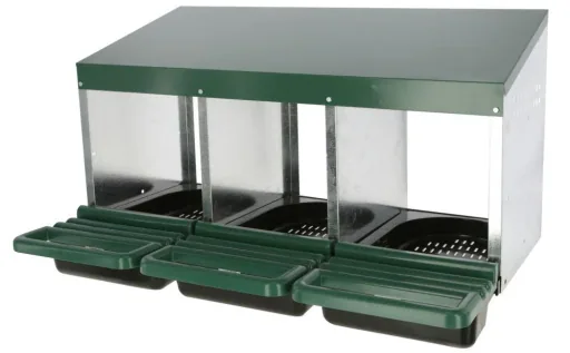 Nesting box with 3 compartments, plastic floor