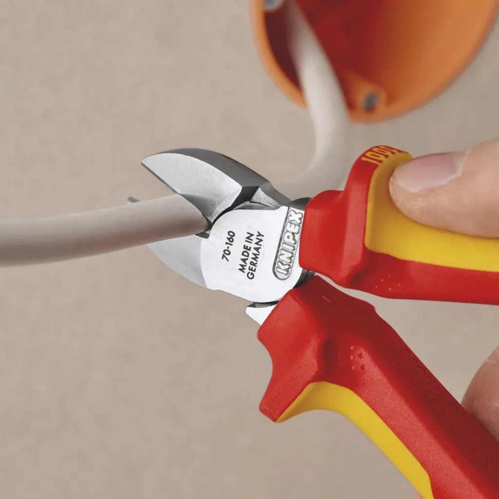 Side cutters insulated with multi-component covers chrome-plated 160 mm cutting edge with bevel