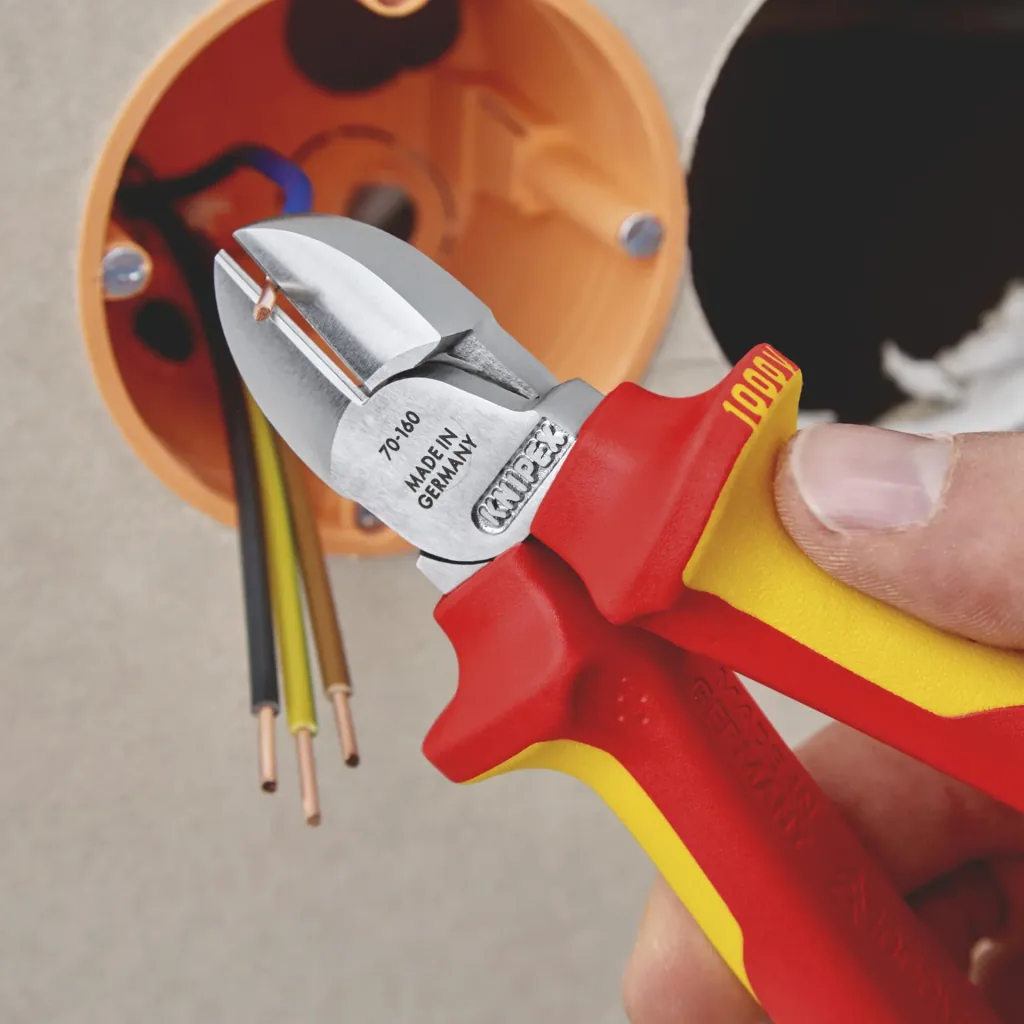 Side cutters insulated with multi-component covers chrome-plated 160 mm cutting edge with bevel