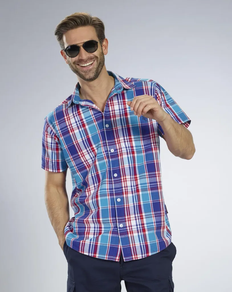 Casual shirt, short sleeves, blue/red/turquoise checked, size 39/40