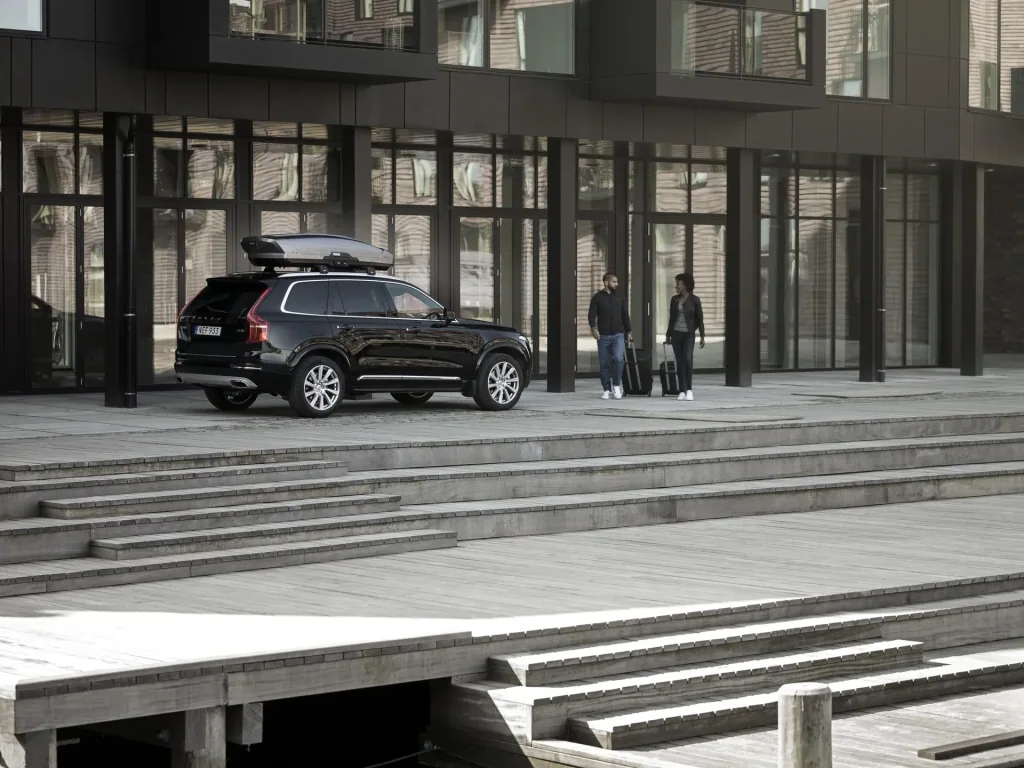 Roof box Motion XT Black Glossy, size XL