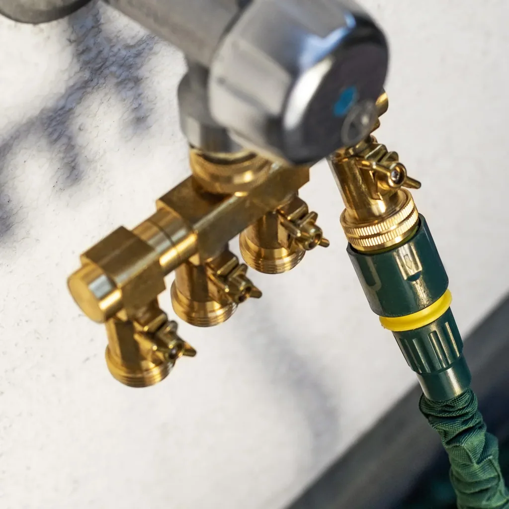 4-way water distributor - 4 taps with 3/4" external thread