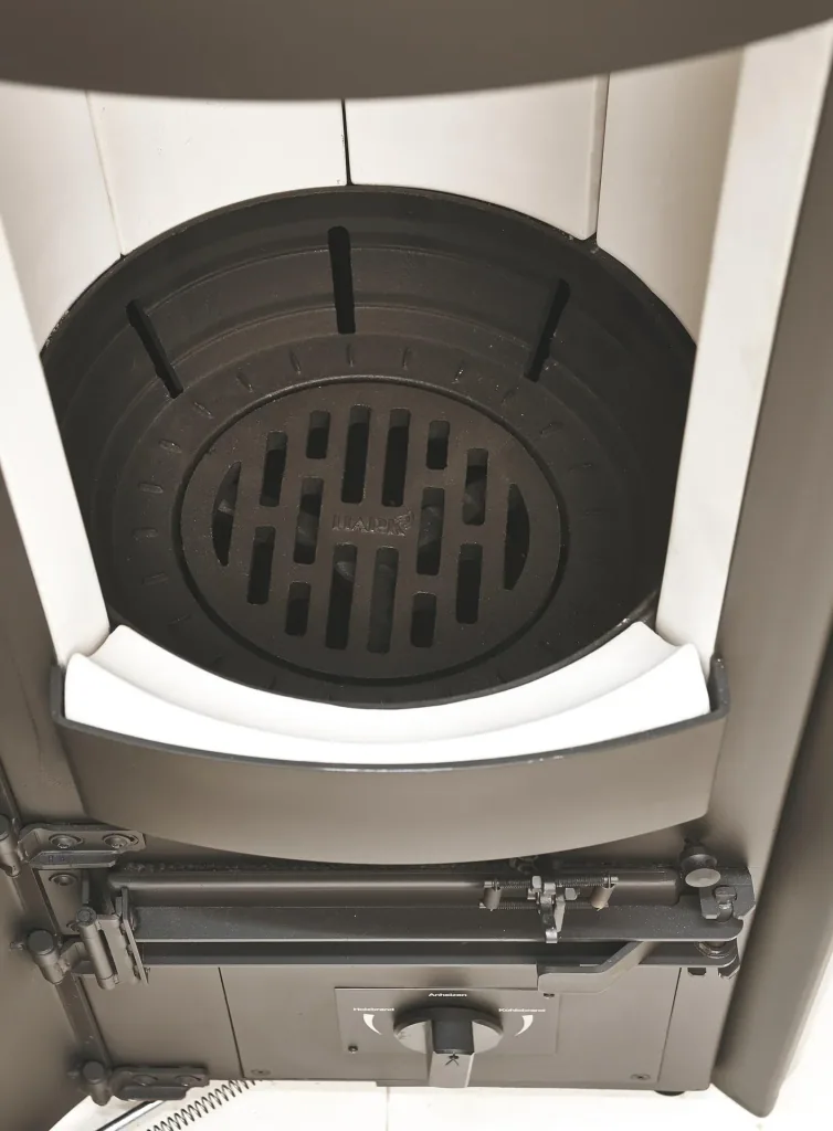 Wood-burning stove - Lova ECOplus RUA 6 kW - cream tiles