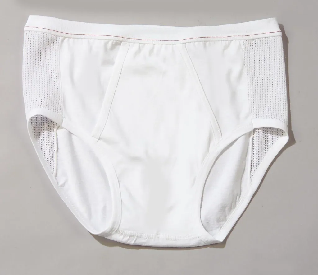 Briefs with mesh zones, white, size 8