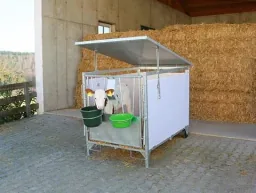 Calf box, small 130 cm x 85 cm including roof