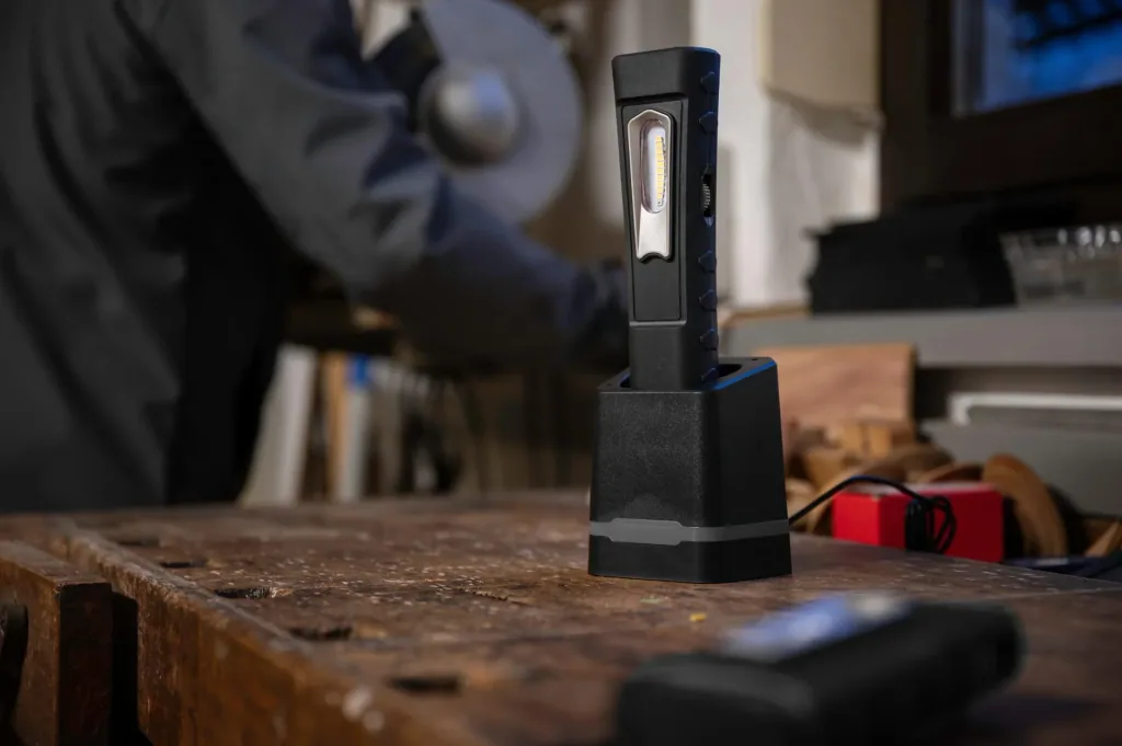 Rechargeable pocket-sized workshop light