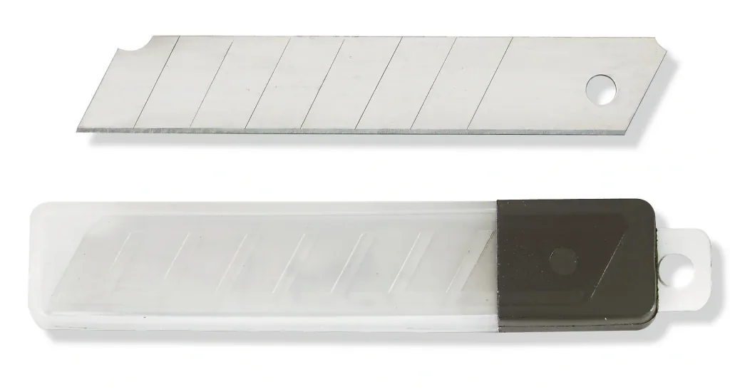 Snap-off blades in a pack of 10, 18 mm