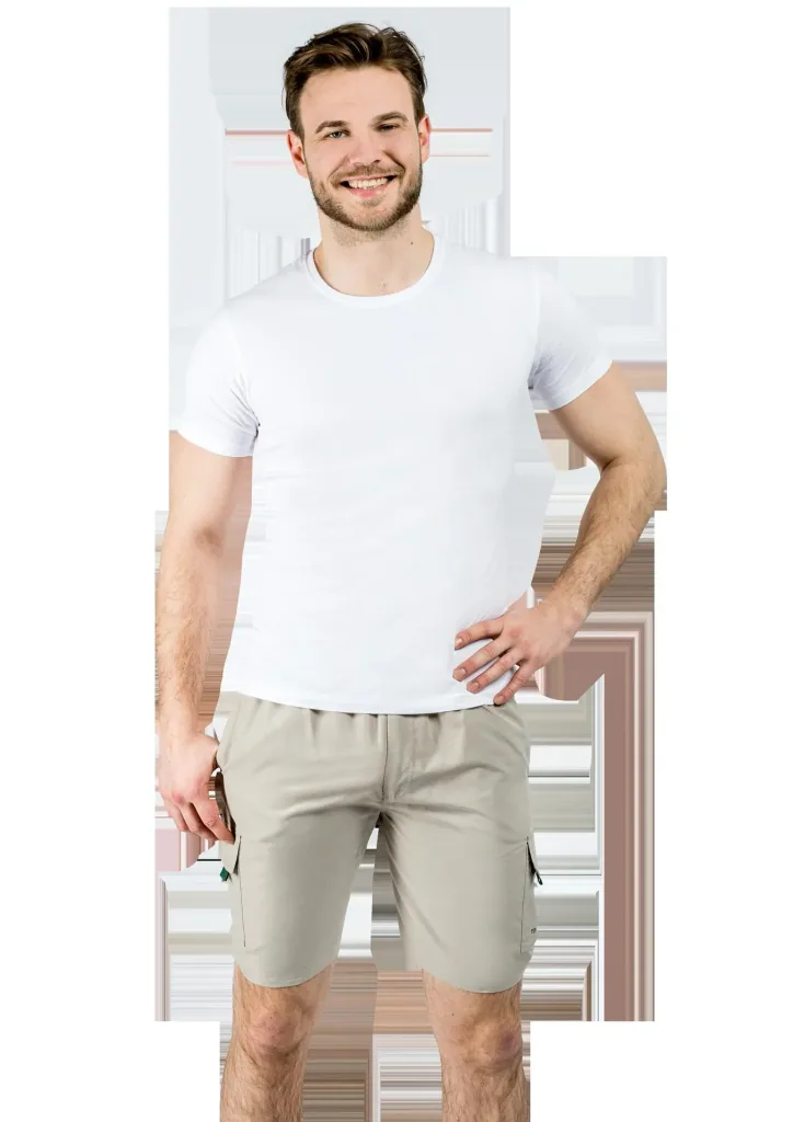 Cargo shorts with elastic waistband, color sand, size L