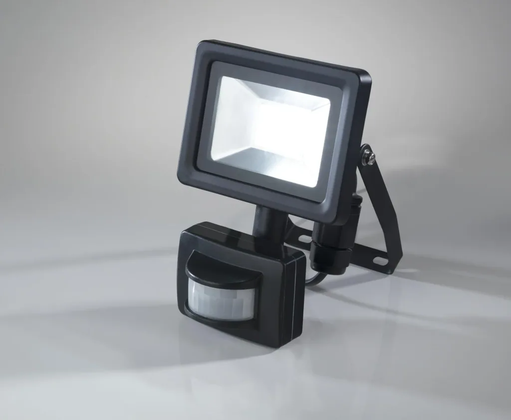 LED floodlight with motion detector, 30 watts, 2400 lumens, IP44