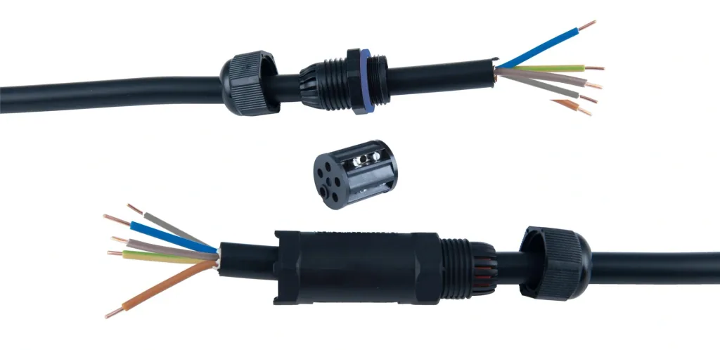 5-pin cable connector with IP 68 protection class