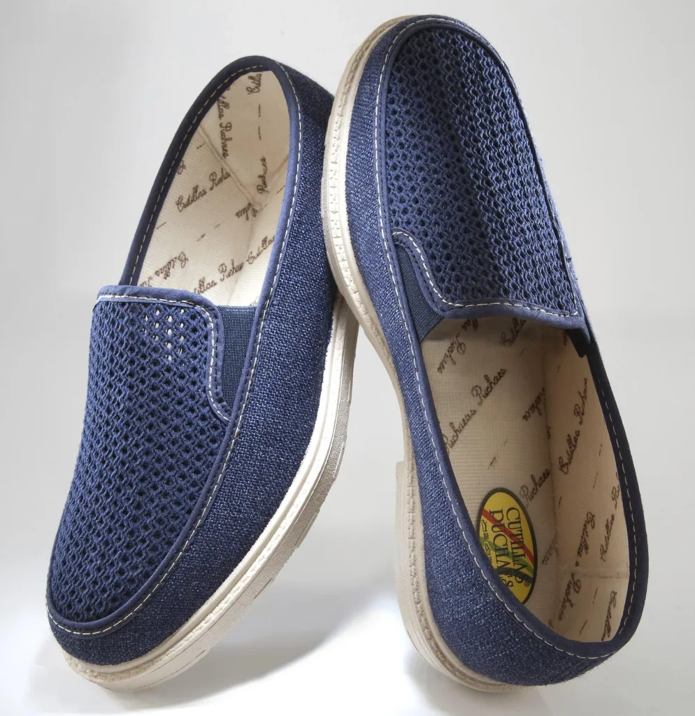 Climate slippers, color navy, size 42