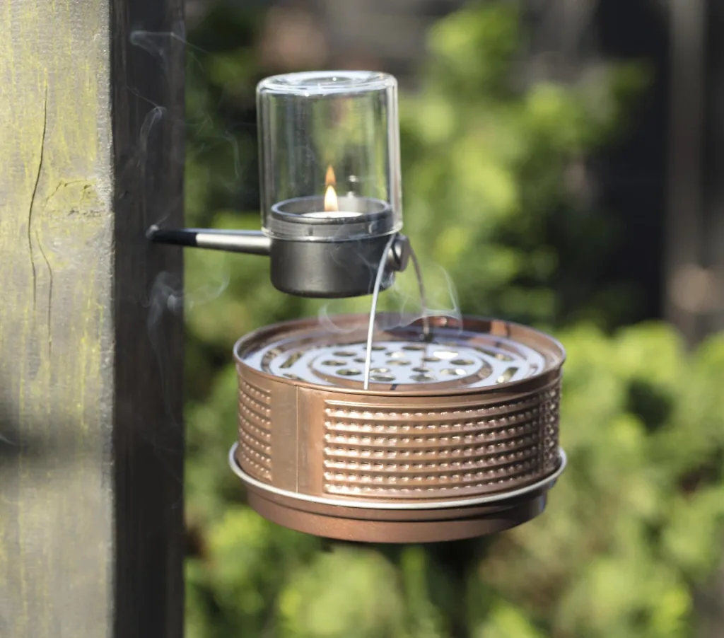 Insect spiral holder made of metal, bronze-colored, including 10 insect spirals