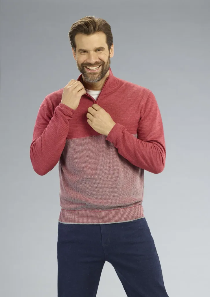 Sweater with zipper, color red, size M