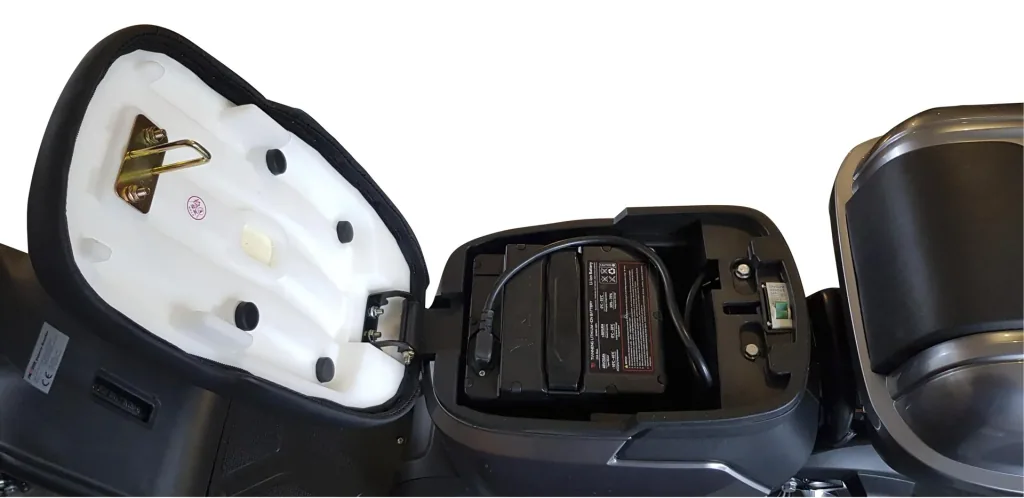 E-Scooter "Messina" 20 km/h white - Economical - Efficient thanks to high-quality wheel hub motor and lithium battery