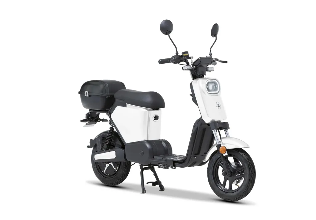 E-Scooter "Messina" 20 km/h white - Economical - Efficient thanks to high-quality wheel hub motor and lithium battery