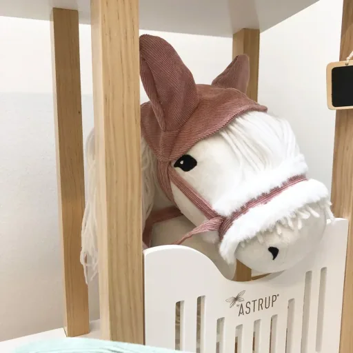 van Astrup Paardenstal voor Hobby Paarden