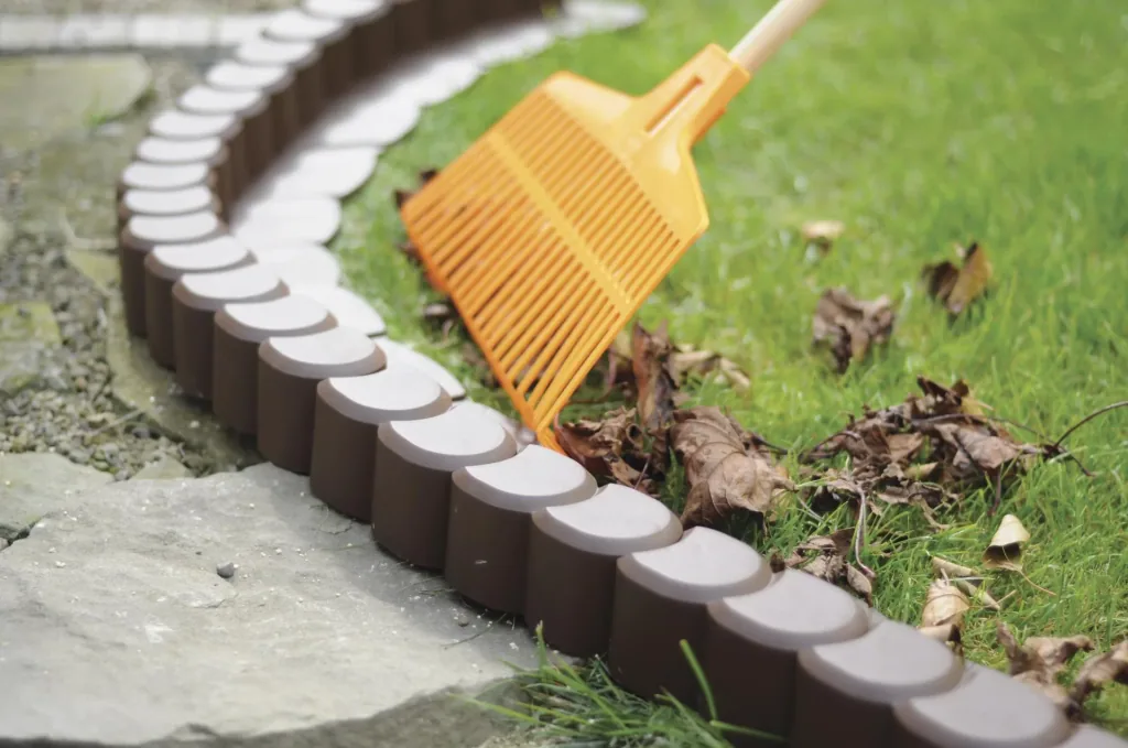 HAPPY GRASS flowerbed edging, brown - 16 pieces - 2.05 m