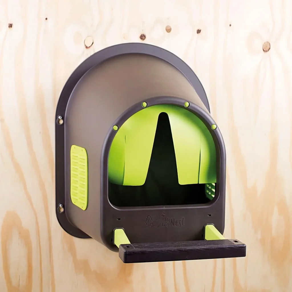 Plastic nesting box "MyCozyNest"