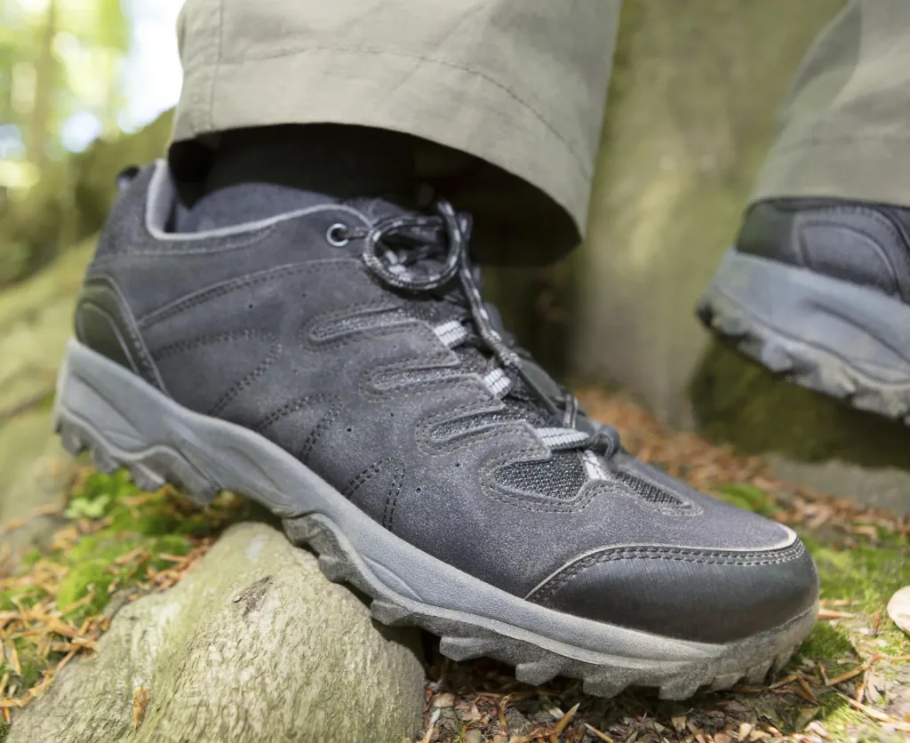 Casual shoe with breathable lining, color black, size 41