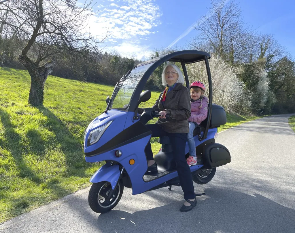E-compact scooter "Lucca Duo", 25 km/h, blue