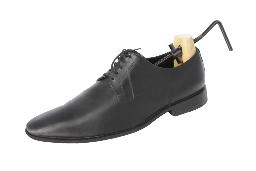 Shoe stretcher for men