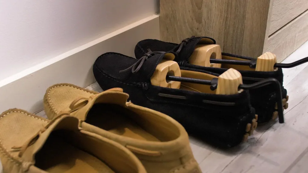 Shoe stretcher for men