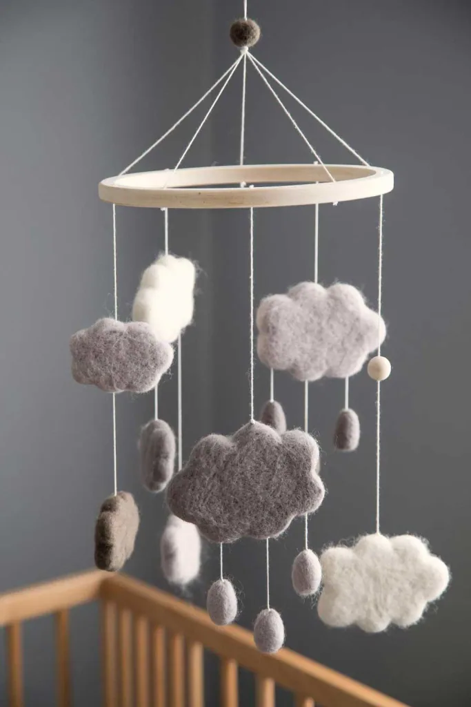 Sebra Mobile wolken vilt grijs