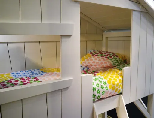 Mathy by Bols stapelbed boomhut gekleurd