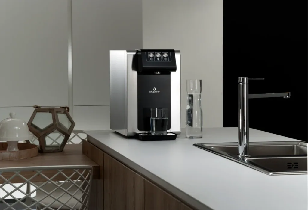 Waterdispenser, bruiswater machine, sodamaker, carbonator - Blusoda 45 fizz, op tafel