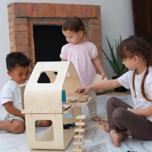 Plan Toys Modern poppenhuis gemeubileerd hout naturel