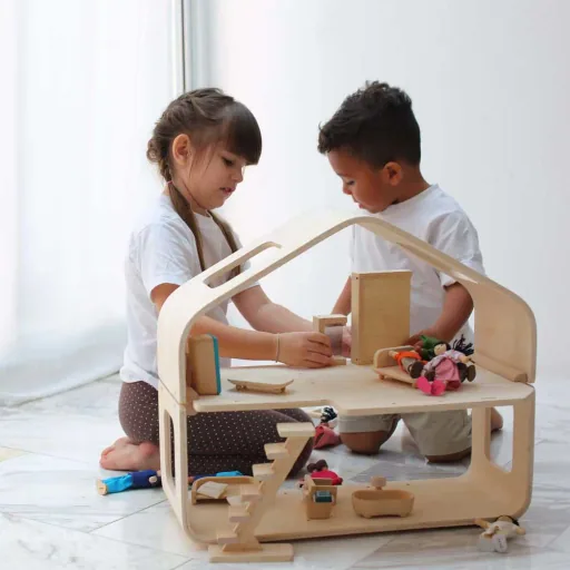Plan Toys Modern poppenhuis gemeubileerd hout naturel