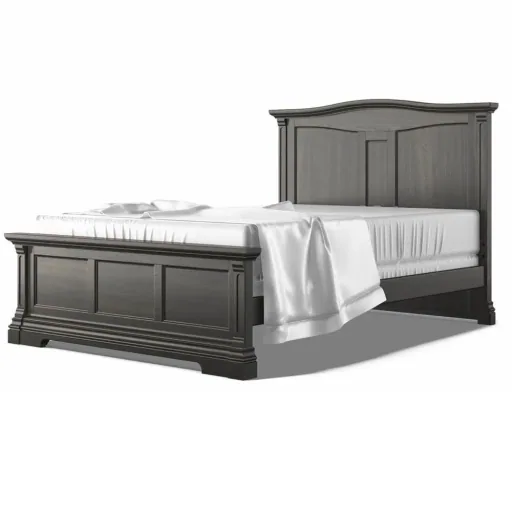Romina Imperio bed hoofdeinde gesloten