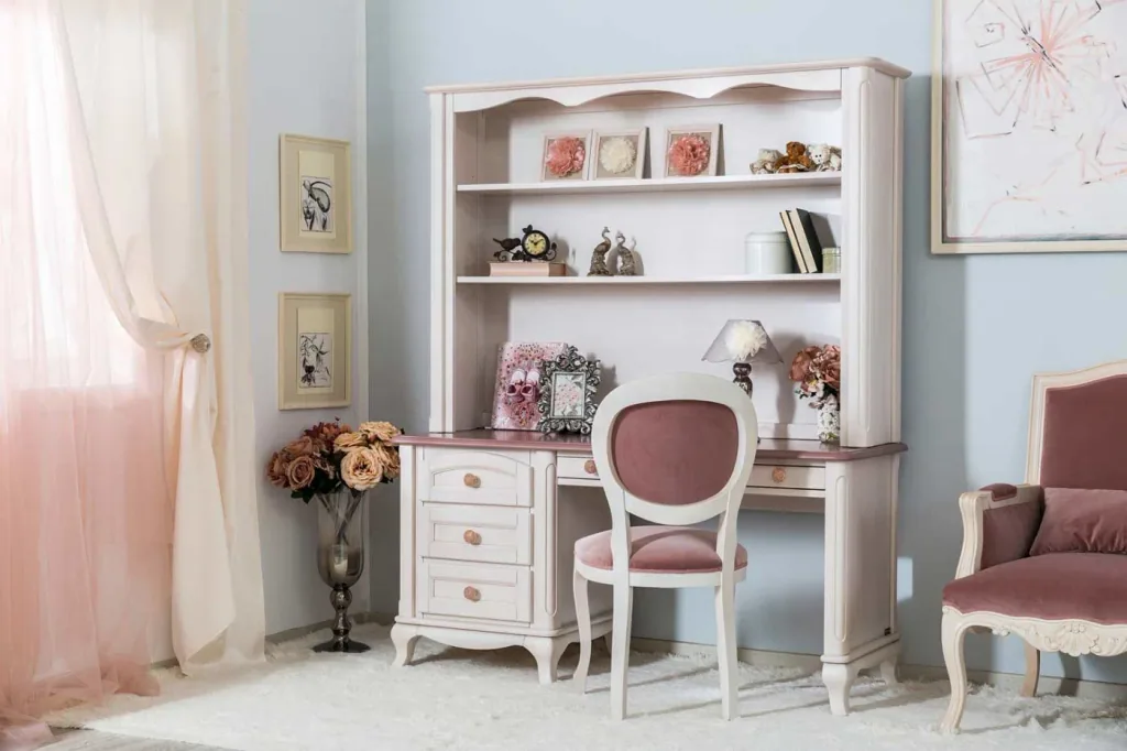 Romina Cleopatra bureau