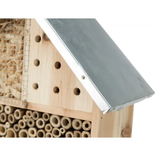 Houten Insektenhotel: Natuurlijke Nesthulp voor Uw Tuin