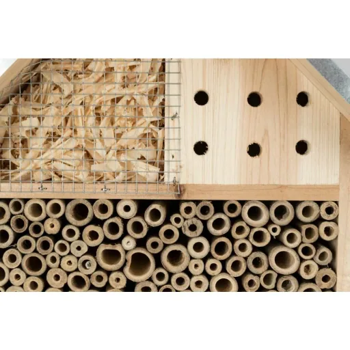 Houten Insektenhotel: Natuurlijke Nesthulp voor Uw Tuin