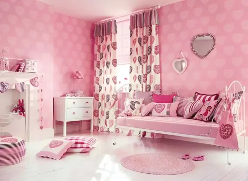 Harlequin all about me behang roze hartjes wit