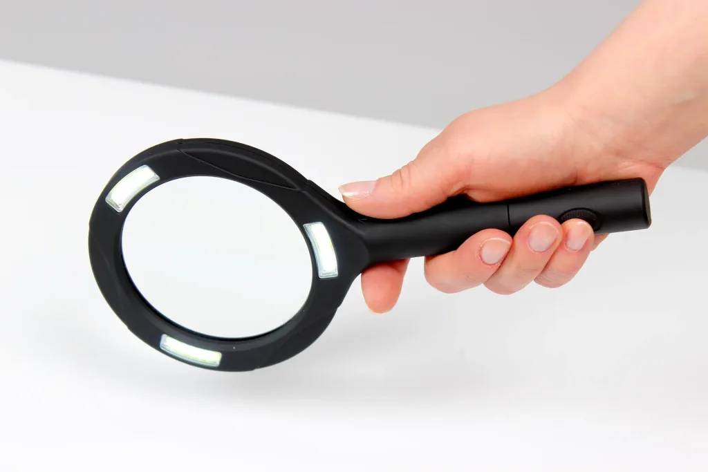 Magnifying glass with 15 LEDs, black