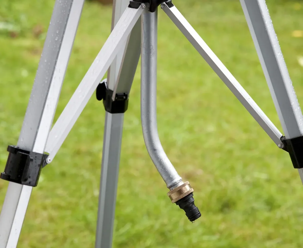 Professional impulse sprinkler, with telescopic tripod