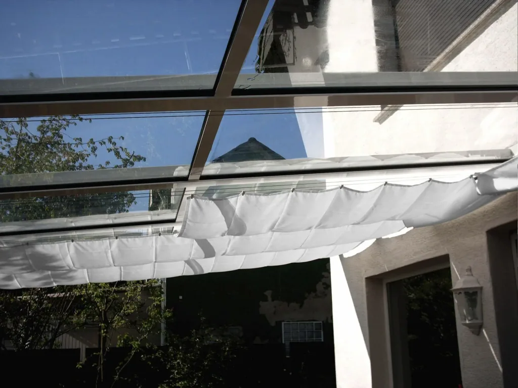 Wit zonzeil met touwspanning 275 x 61 cm