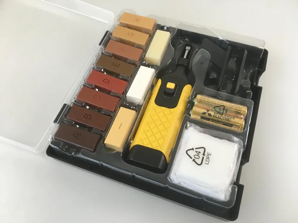Reparatieset voor laminaat en parket met 11 kleuren harde wasstaven