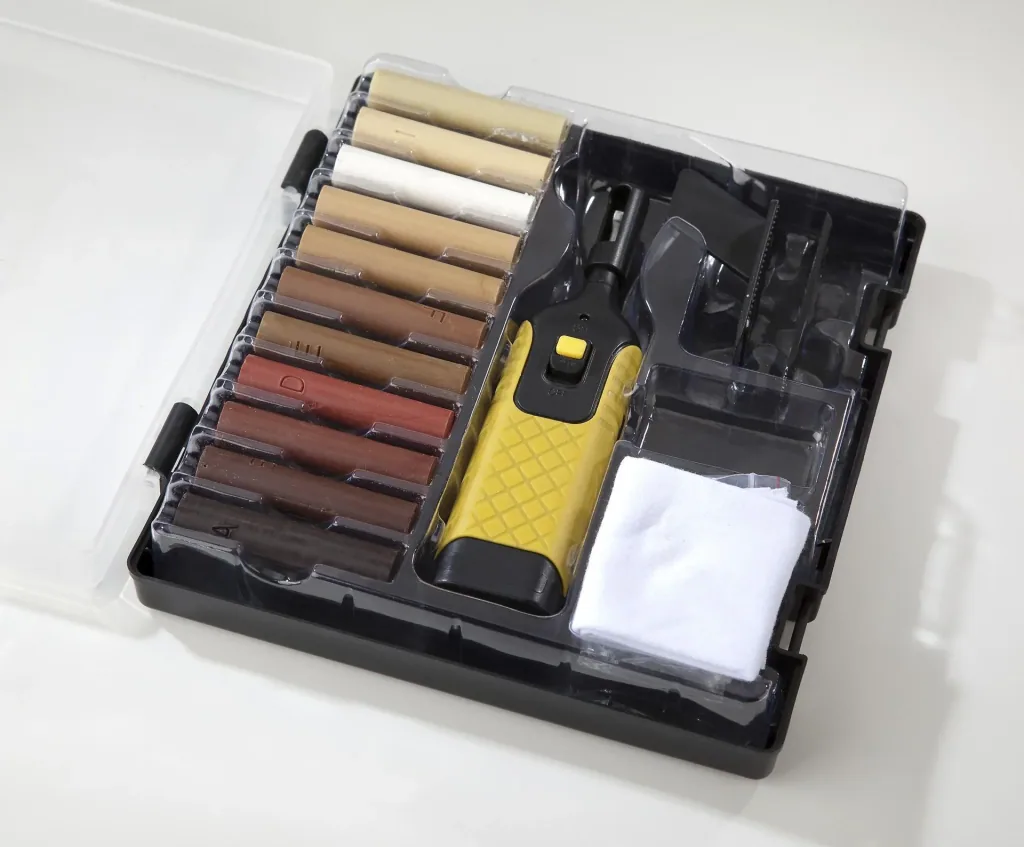 Reparatieset voor laminaat en parket met 11 kleuren harde wasstaven