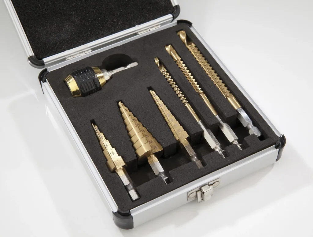7-delige set titaangecoate HSS-trap- en freesboren