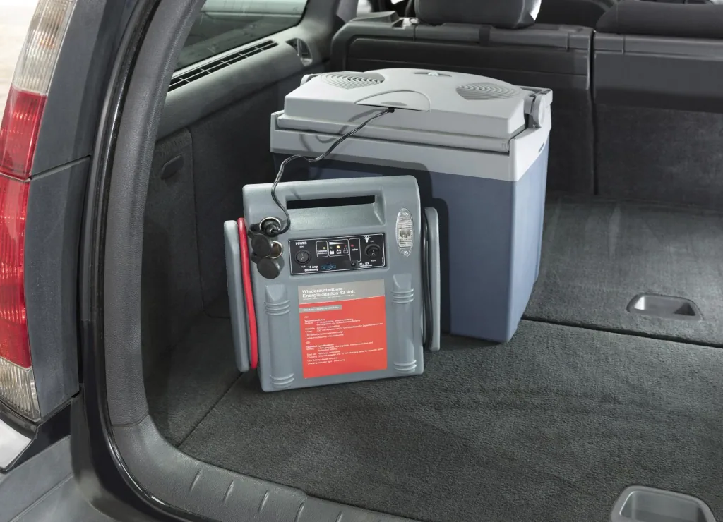 Powerpack 900 A - 15 AH - 12 Volt - 3 in 1 - Jump Starter - Work Light - Energy Station